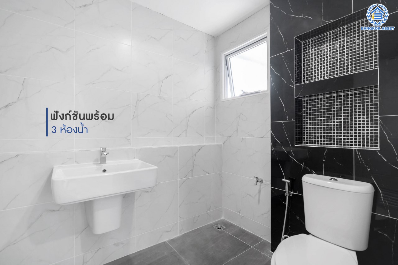 บ้านมือสองตกแต่งใหม่ แบรนด์ LH ม.มัณฑนา พุทธมณฑล-ปิ่นเกล้า หลังมุม เนื้อที่ 66.7 ตร.ว. ฟังก์ชันจัดเต็ม 3 ห้องนอน 3 ห้องน้ำ จอดรถได้ 2 คัน Facilities ครบครัน! บนทำเลดีที่สุด ใกล้ทางคู่ขนานลอยฟ้าบรมราชชนนี เชื่อมต่อถนนหลักหลายเส้นสาย, ม.มหิดล, เซ็นทรัลศาลายา ฯลฯ